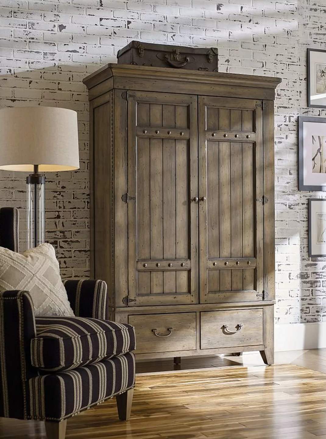 Simmons Armoire - Complete